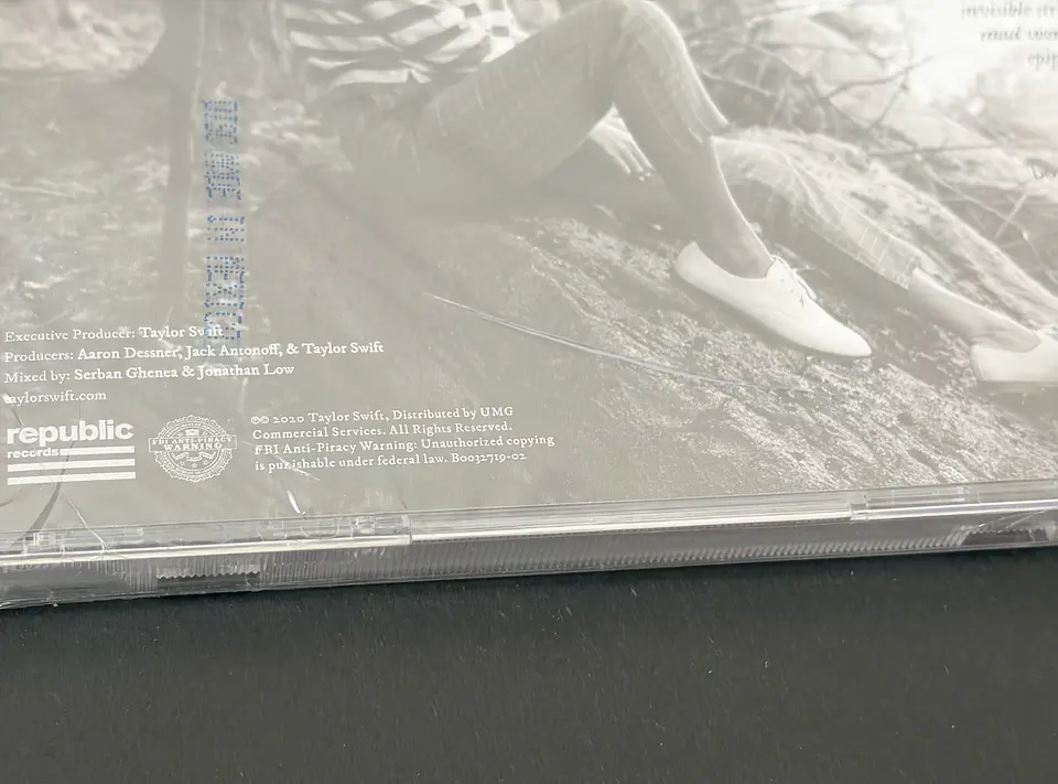 [con detalle] Folklore - Taylor Swift - CD Deluxe Meet Me Behind The Mall 3