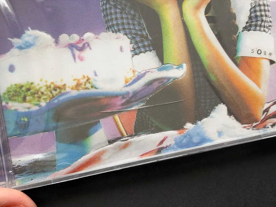 [con detalle] Olivia Rodrigo - Sour - CD Edición Limitada Target 2