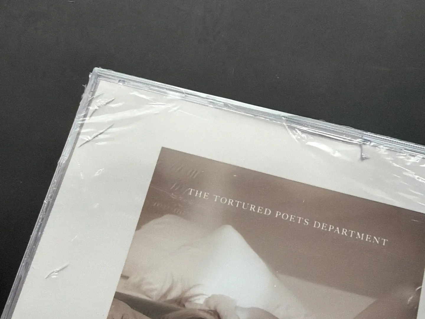 [con detalle] Taylor Swift - The Tortured Poets Department - CD Deluxe Collector’s Edition 2