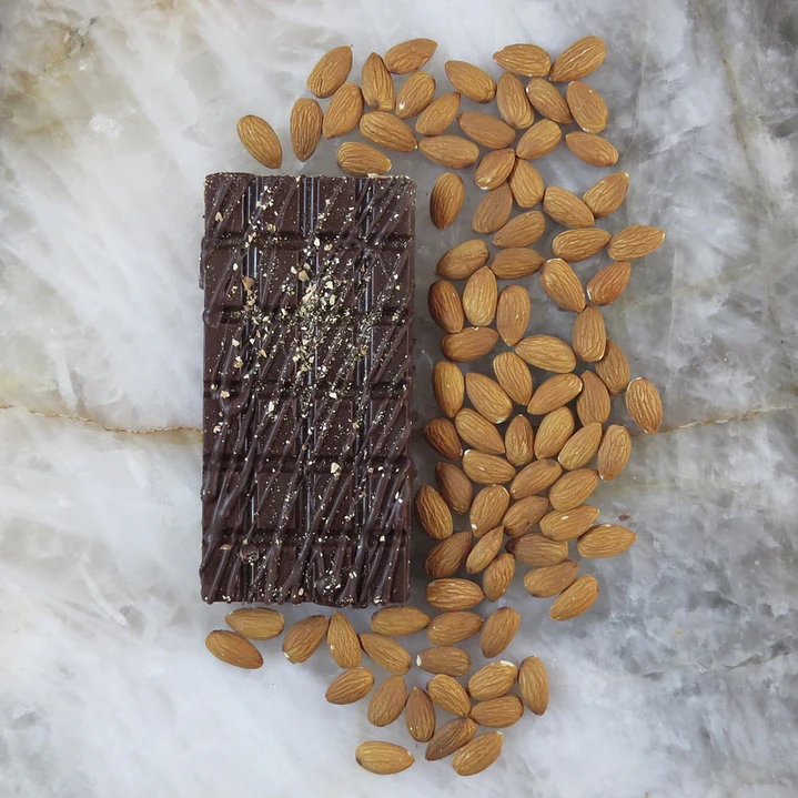 Dessert Bar: La Bohème (praliné clásico y caramelo vainilla) | Chocolate Dark 56% | 215gr 1