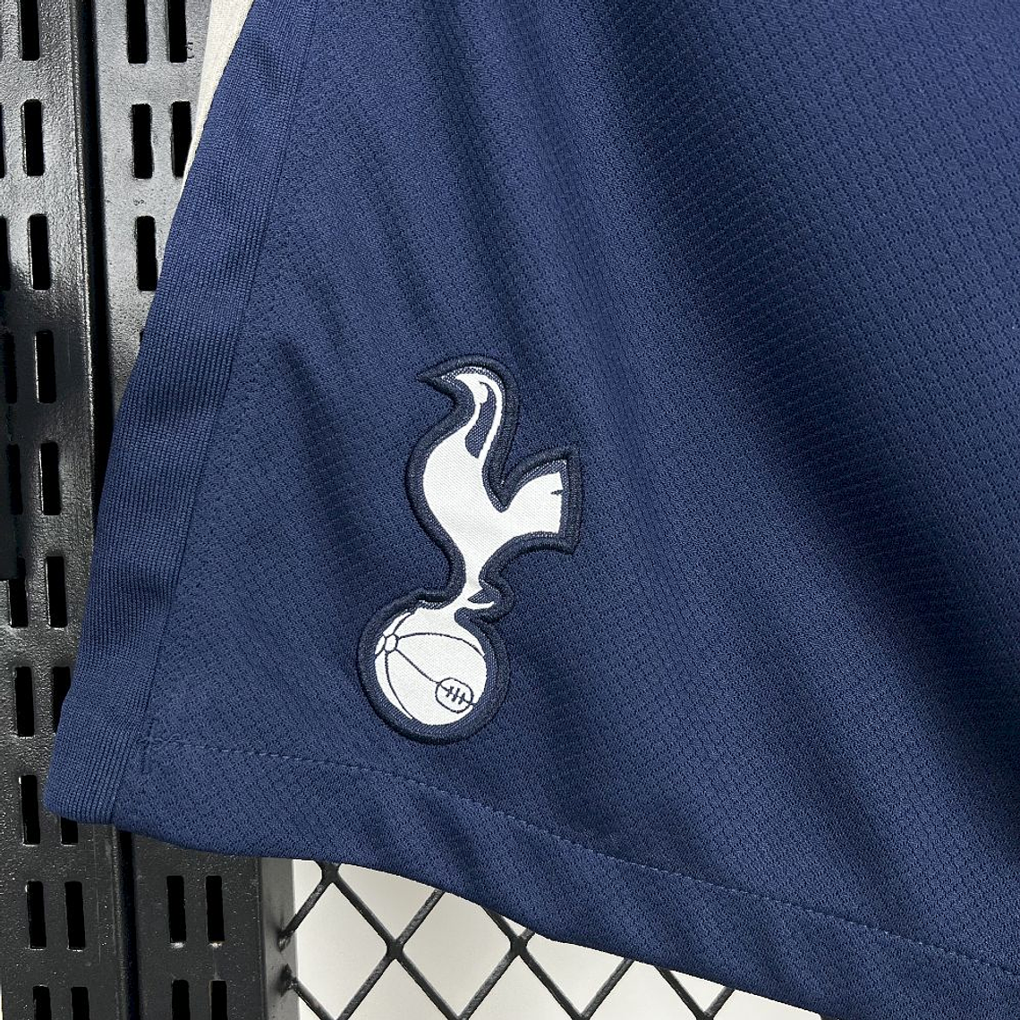 Calções Tottenham Hotspur 2025/26 Home Shorts - S ao 2XL  3