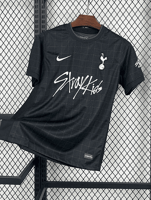 Camisola Tottenham Hotspur 2025/26 Stray Kids x London, England Limited Edition Jersey - Versão Adepto - S ao 4XL