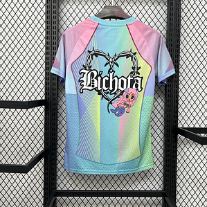 Camisola Barcelona 2025/26 Karol G Jersey - Versão Adepto - S ao 2XL