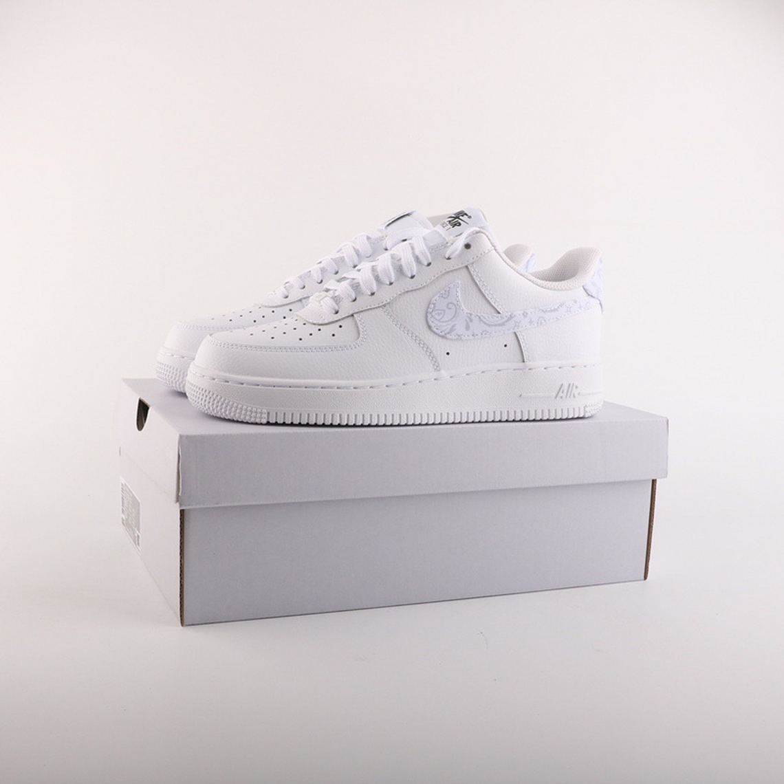 Ténis Nike Air Force 1 Special DJ9942 100DB - Branco (36 ao 45) 2
