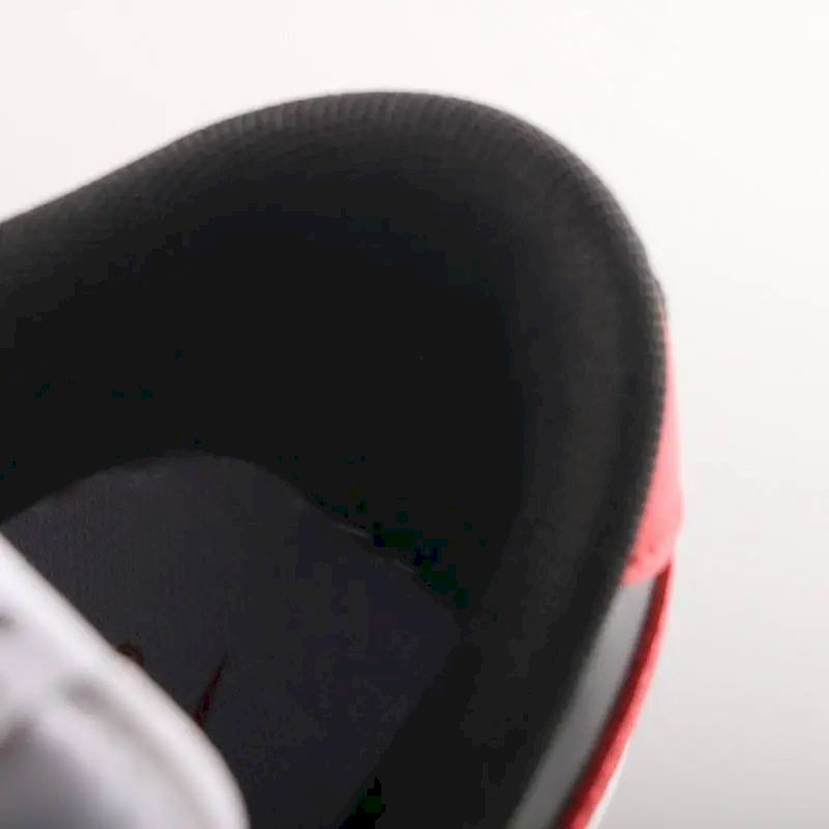 Nike DUNK SB LOW CLASSIC FD9762-061 Sneakers - Black and White (Sizes 36 to 46) 7