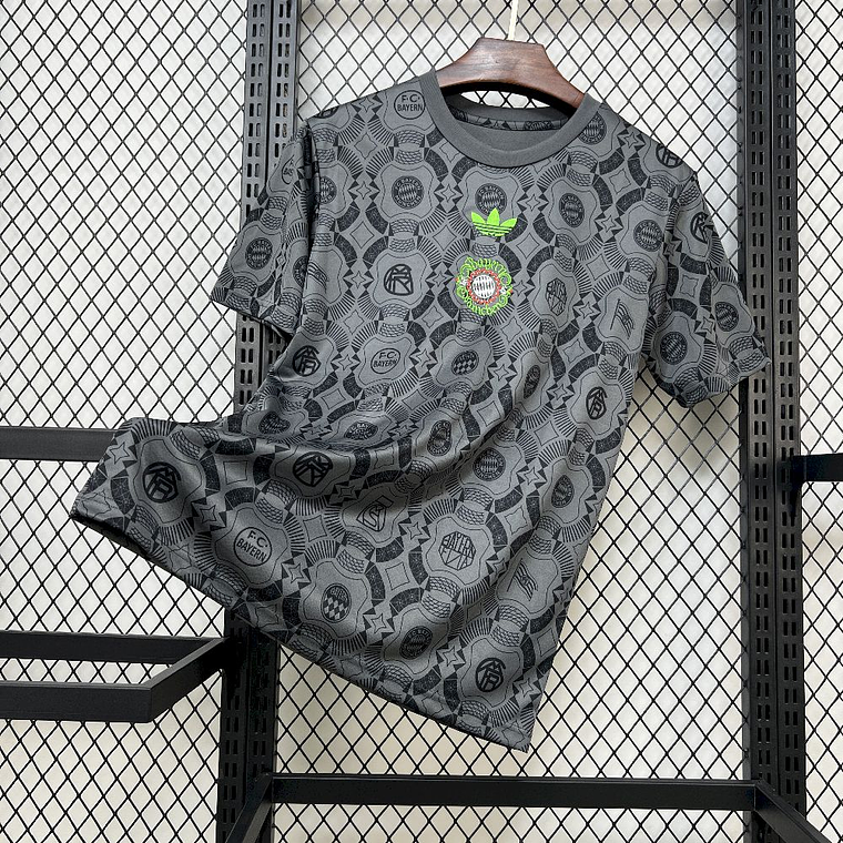 Camisola Bayern Munich 2025/26 Wiesn T-Shirt Jersey - Versão Adepto - S ao 2XL 1