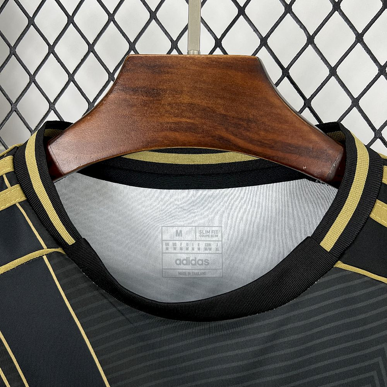 Camisola Bayern Munich 2025/26 Black Gold Jersey - Versão Adepto - S ao 4XL  6