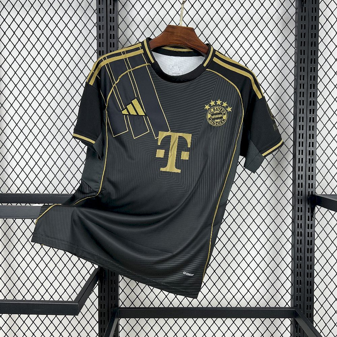 Camisola Bayern Munich 2025/26 Black Gold Jersey - Versão Adepto - S ao 4XL  1