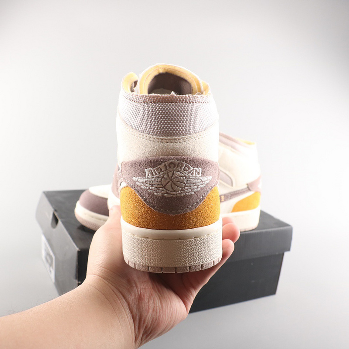 Ténis AJ 1 Retro High DM9652-102 - (36 ao 46) 14