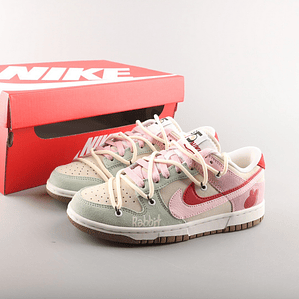 Ténis Womens Dunk SB Low Special DO9457-136 - (Tamanho 36 ao 40)