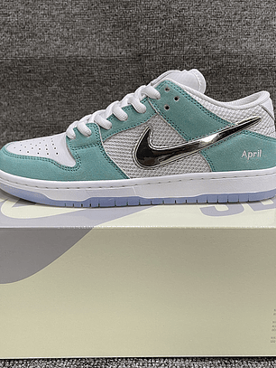 Tênis Dunk SB Low Top Grain - Couro (Tamanho 36 ao 47,5) Verde àgua e branco