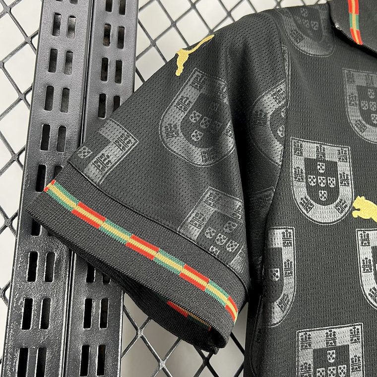 Camisola Feminina Portugal 2025/26 Edição Especial EUSEBIO PANTERA NEGRA 8