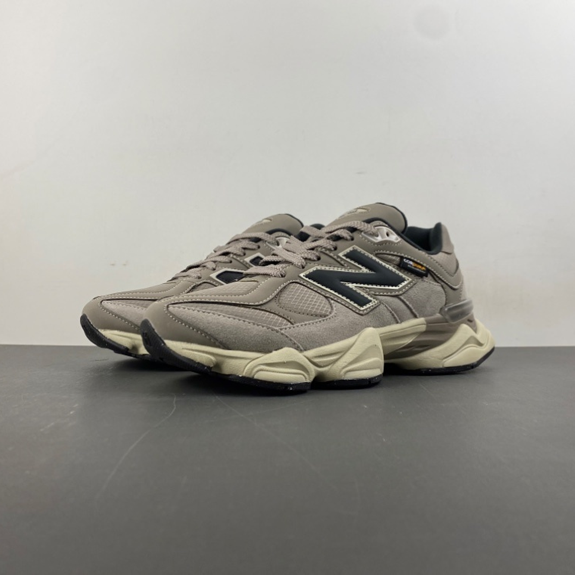 Ténis New Balance 9060 'Cinza e Preto' - Original, Estilo e Conforto Superior 7