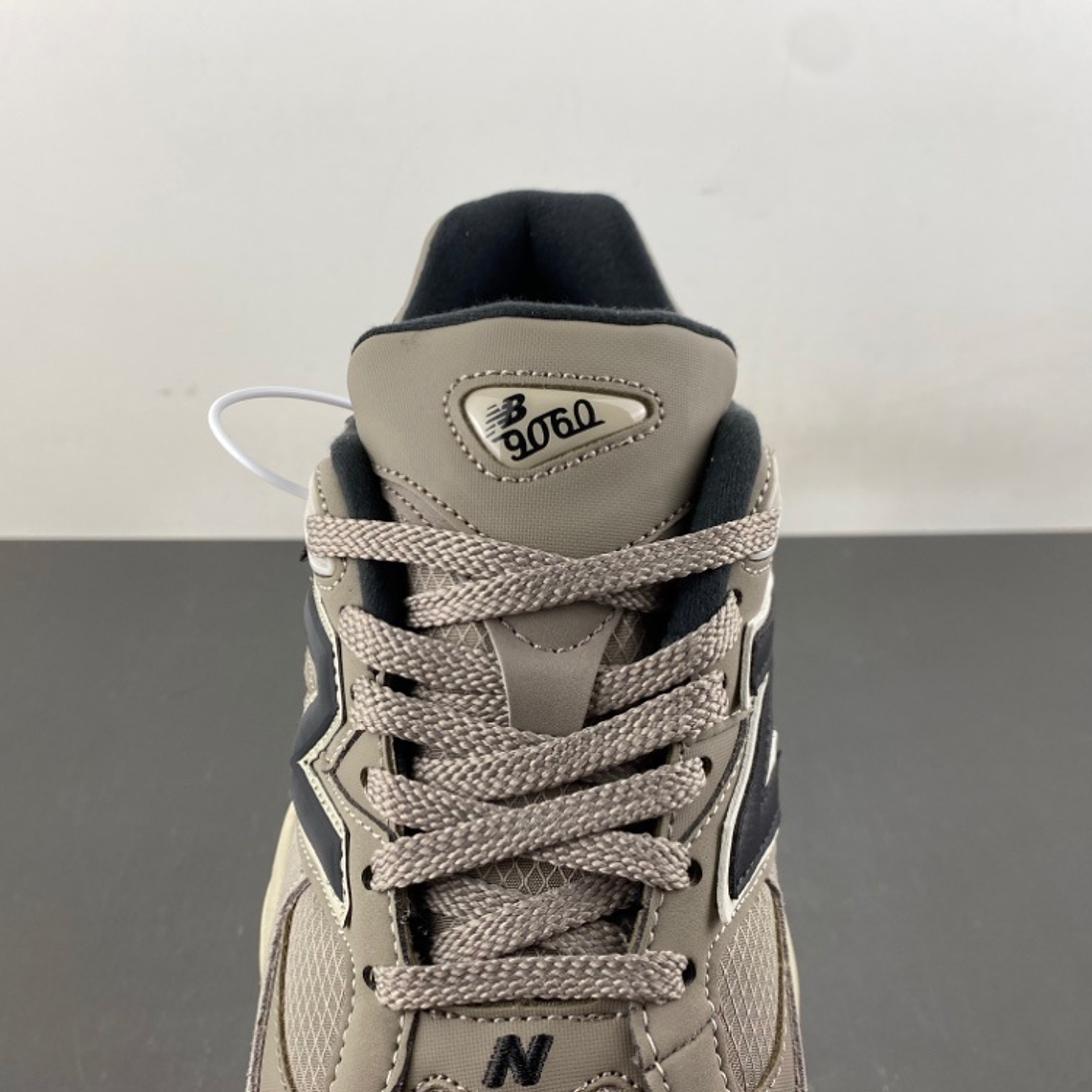 Ténis New Balance 9060 'Cinza e Preto' - Original, Estilo e Conforto Superior 12