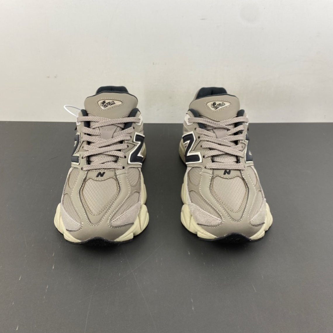 Ténis New Balance 9060 'Cinza e Preto' - Original, Estilo e Conforto Superior 8