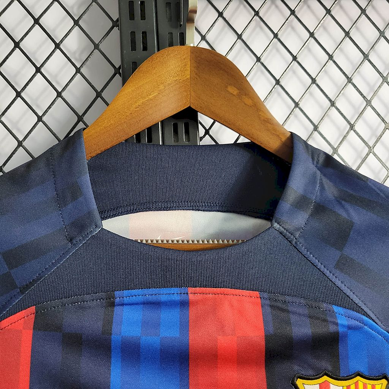 Camisola Retro Barcelona 22/23: A Camisola que Uniu o Passado ao Presente 6
