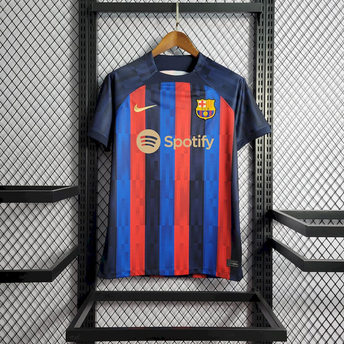 Camisola Retro Barcelona 22/23: A Camisola que Uniu o Passado ao Presente 3