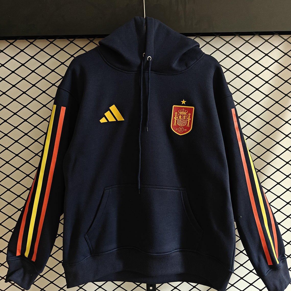 Hoodie Seleção Espanha: A Sweatshirt que Veste o Orgulho de Ser Espanhol | Tamanhos S ao 3XL 6