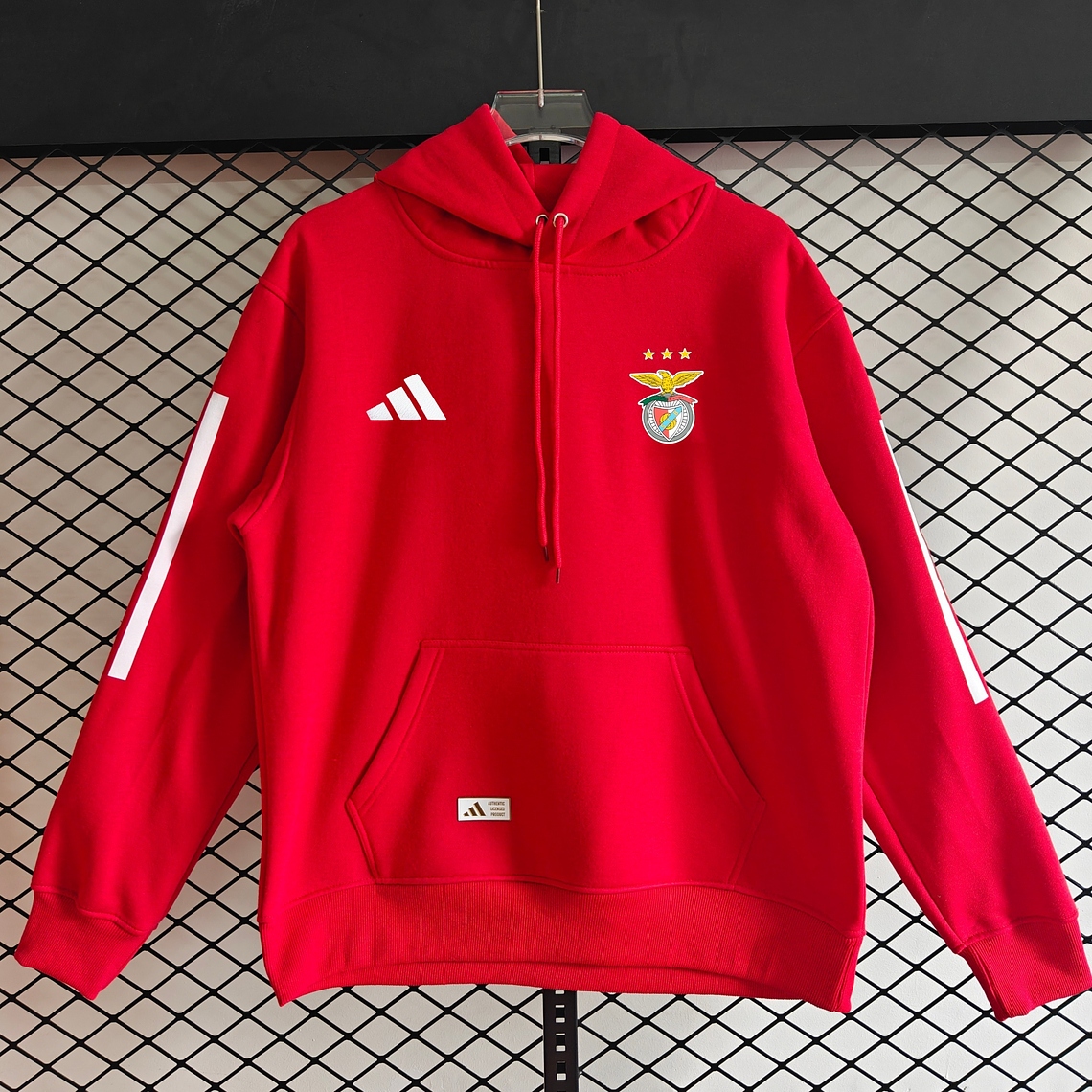 Benfica Hoodie: A Sweatshirt que Veste a Glória do Sport Lisboa e Benfica 1