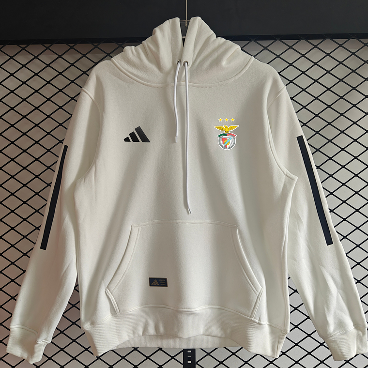 Benfica Hoodie: A Sweatshirt que Veste a Glória do Sport Lisboa e Benfica 4