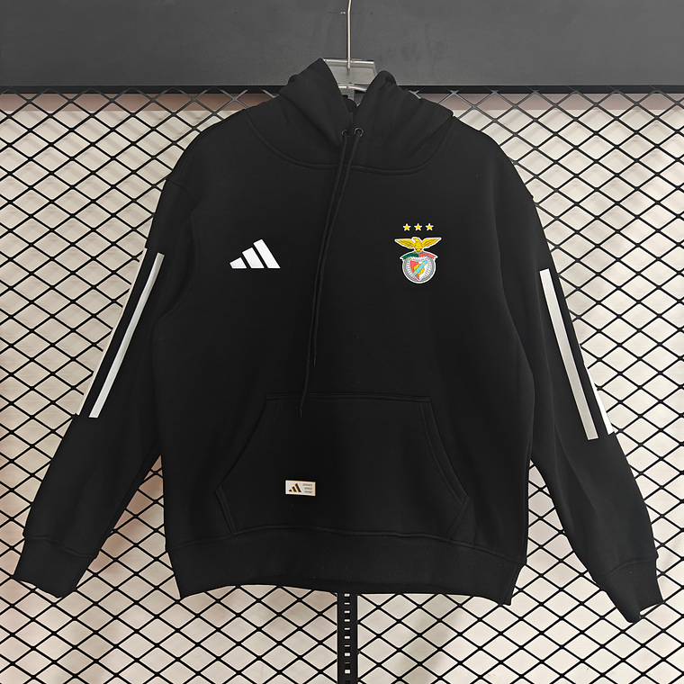 Benfica Hoodie: A Sweatshirt que Veste a Glória do Sport Lisboa e Benfica 2