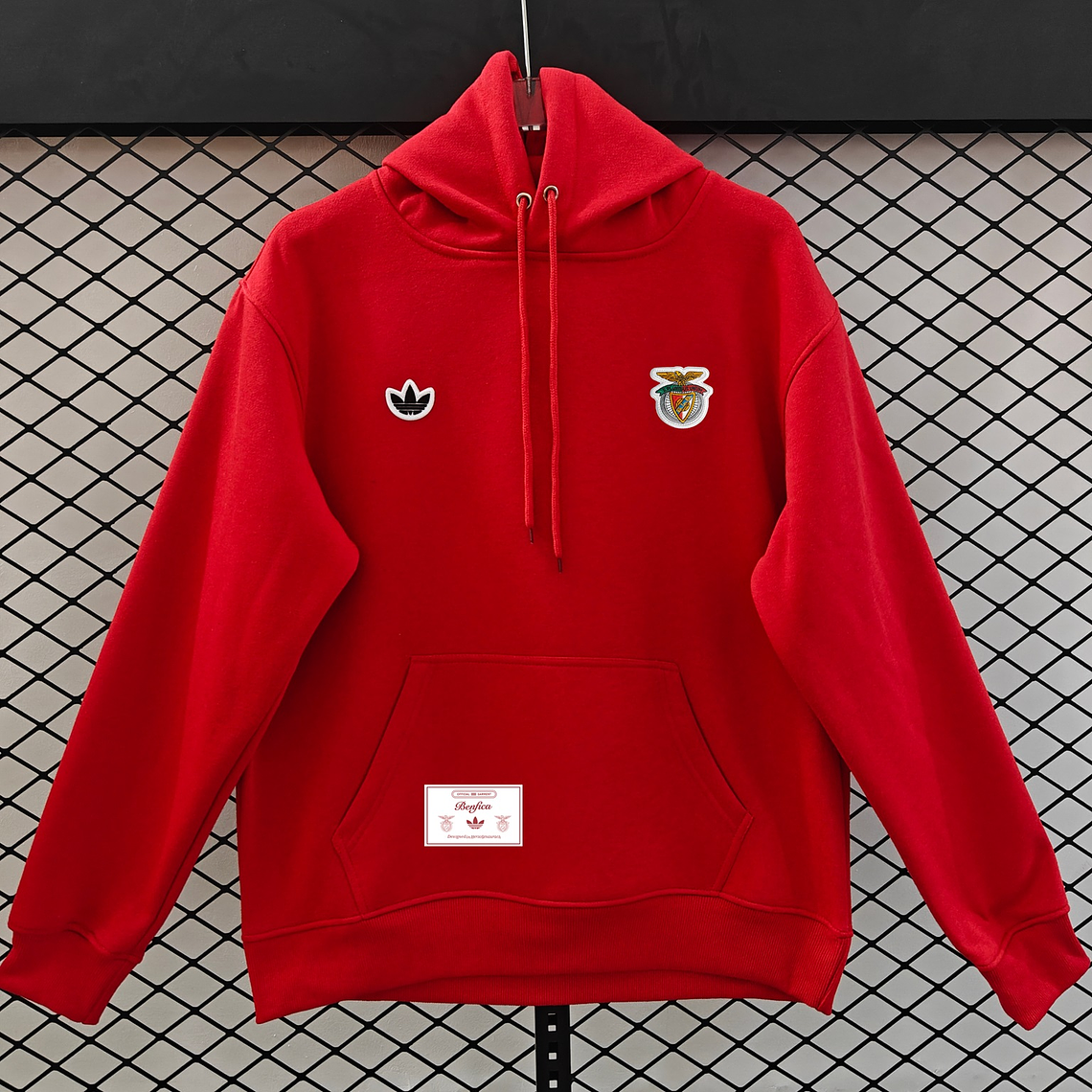 Vintage Benfica Heritage Hoodie: A Sweatshirt que Homenageia a História do Glorioso 1