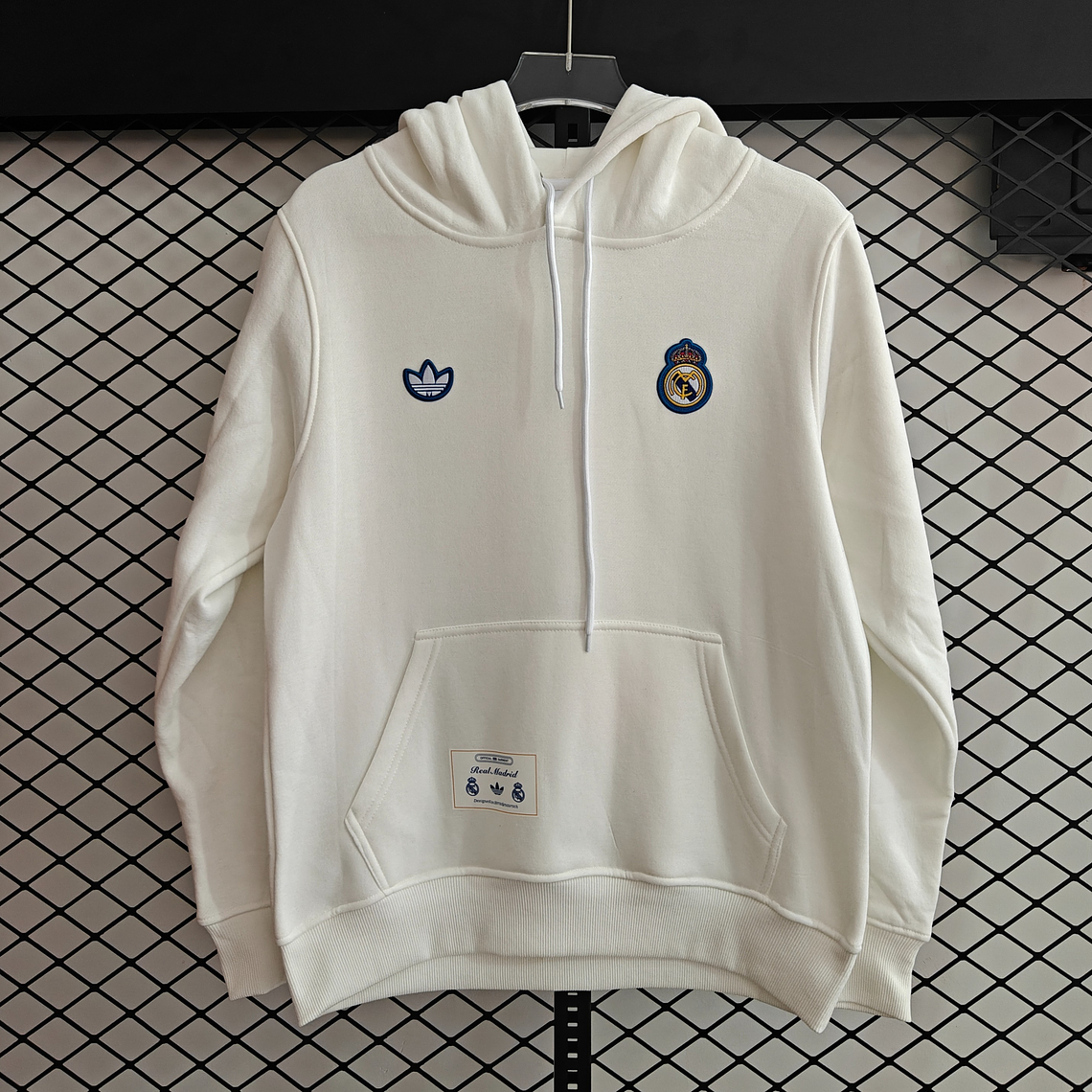 Real Madrid Heritage Vintage Hoodie: A Sweatshirt que Veste a Lenda Merengue 1