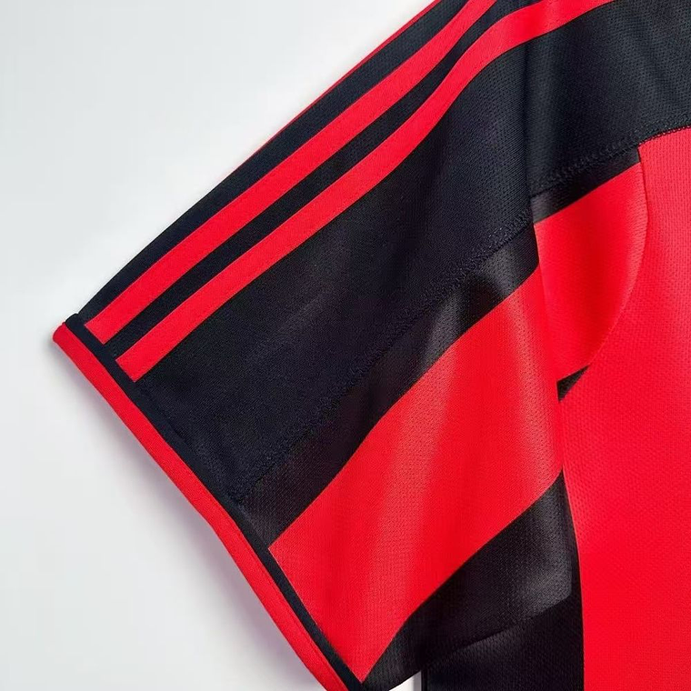 AC Milan 2003/04 Retro Home Jersey: A Camisola da 17ª Scudetto e da Lenda Shevchenko 7