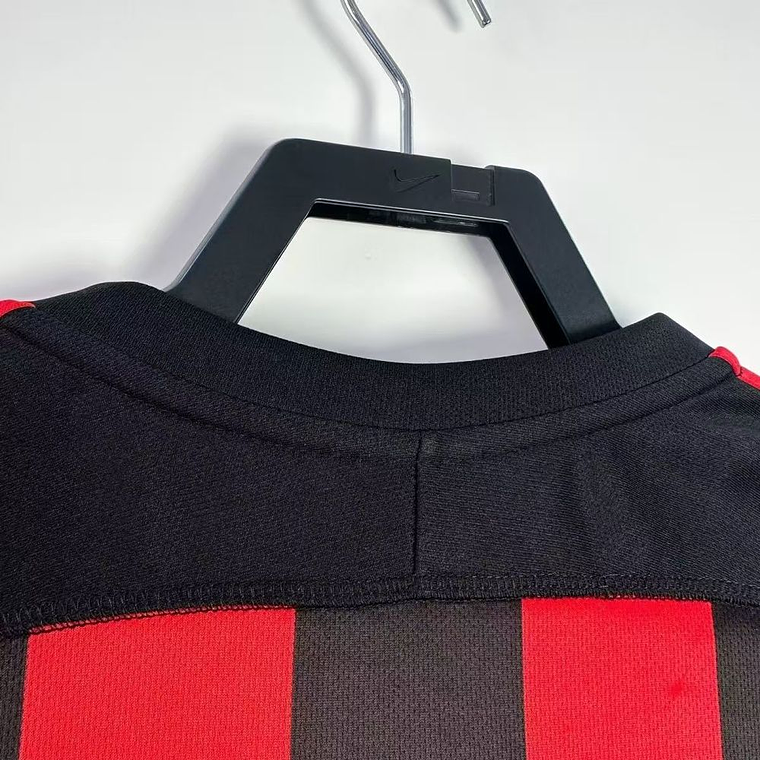 AC Milan 2003/04 Retro Home Jersey: A Camisola da 17ª Scudetto e da Lenda Shevchenko 5