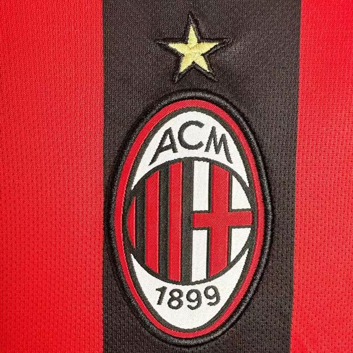 AC Milan 2003/04 Retro Home Jersey: A Camisola da 17ª Scudetto e da Lenda Shevchenko 3
