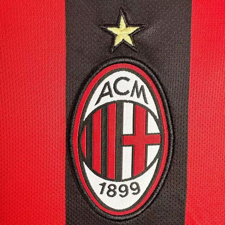 AC Milan 2003/04 Retro Home Jersey: A Camisola da 17ª Scudetto e da Lenda Shevchenko 3