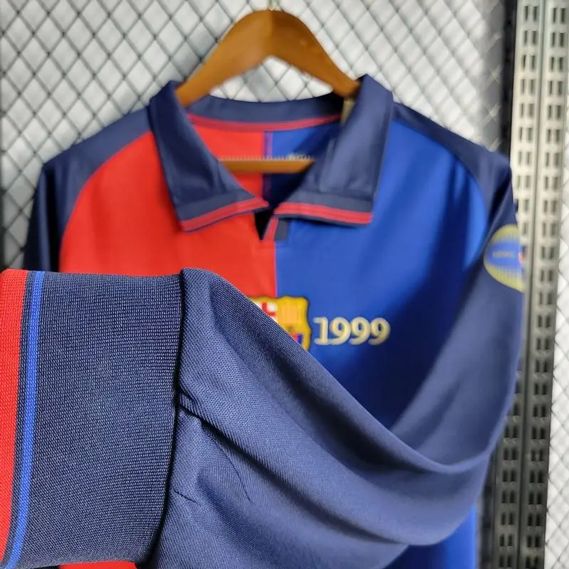 Barcelona 1899-1999 Centenary Edition: A Camisola que Celebra 100 Anos de História Culé 5
