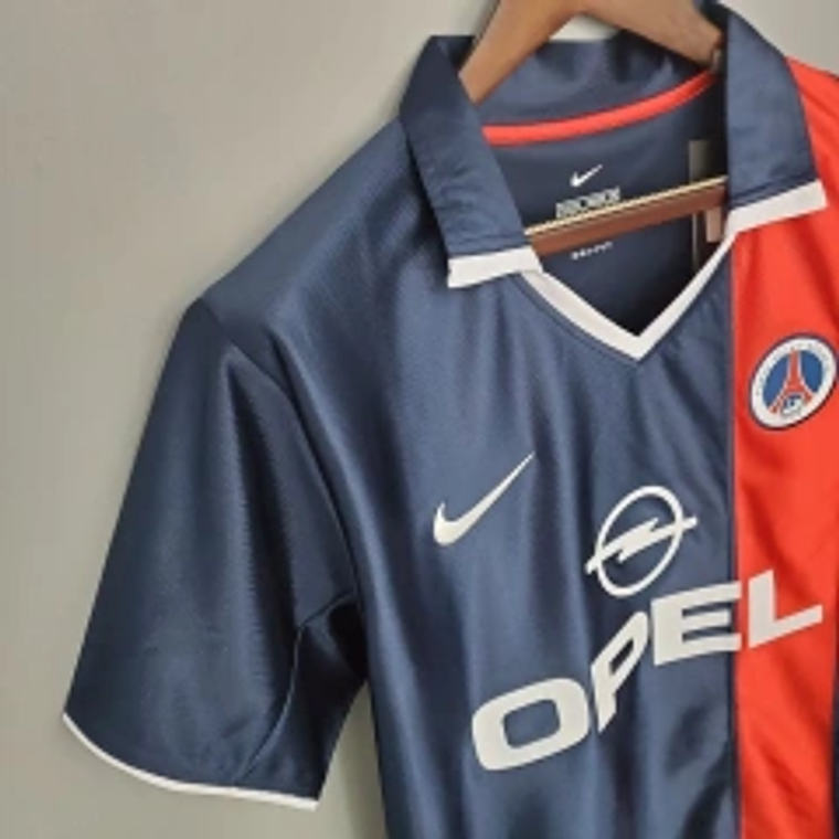 Camisola Retro PSG 2001/2002 RONALDINHO 21: A Magia de Ronaldinho em Paris 4