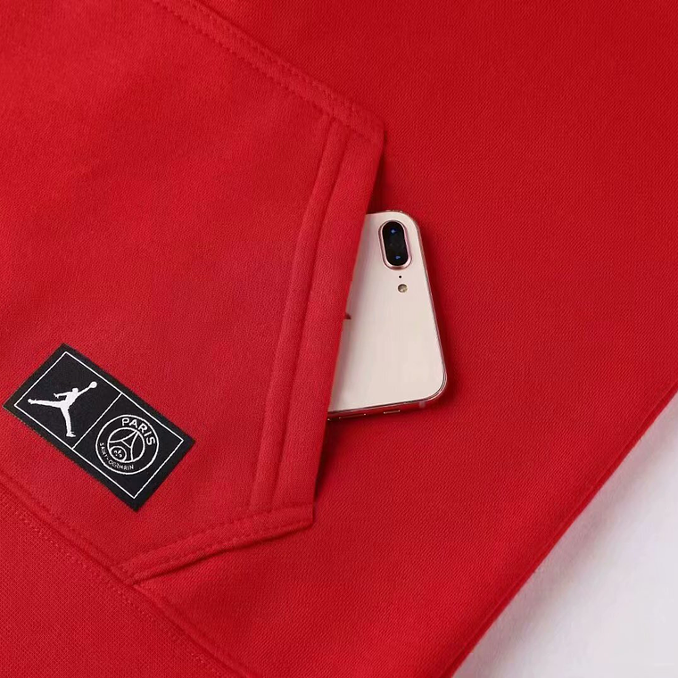 Paris Saint-Germain Iconic Hoodie: O Sweatshirt que Veste a Elegância da Cidade Luz 7