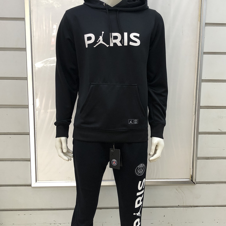 Paris Saint-Germain Track Suit: O Fato de Treino que Veste a Elegância Parisiense 1