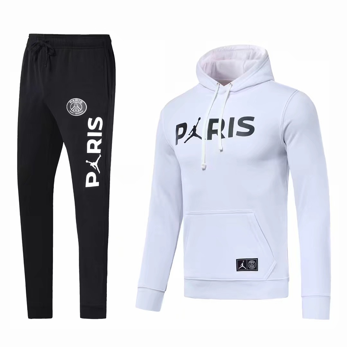 PSG Lifestyle Track Suit: O Conjunto de Hoodie e Calças que Une Conforto e Estilo Parisiense 4