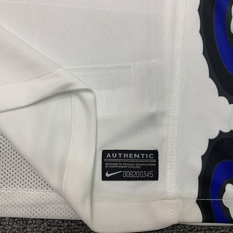 Camisola Retro Inter Milan 2010/11 Away 4