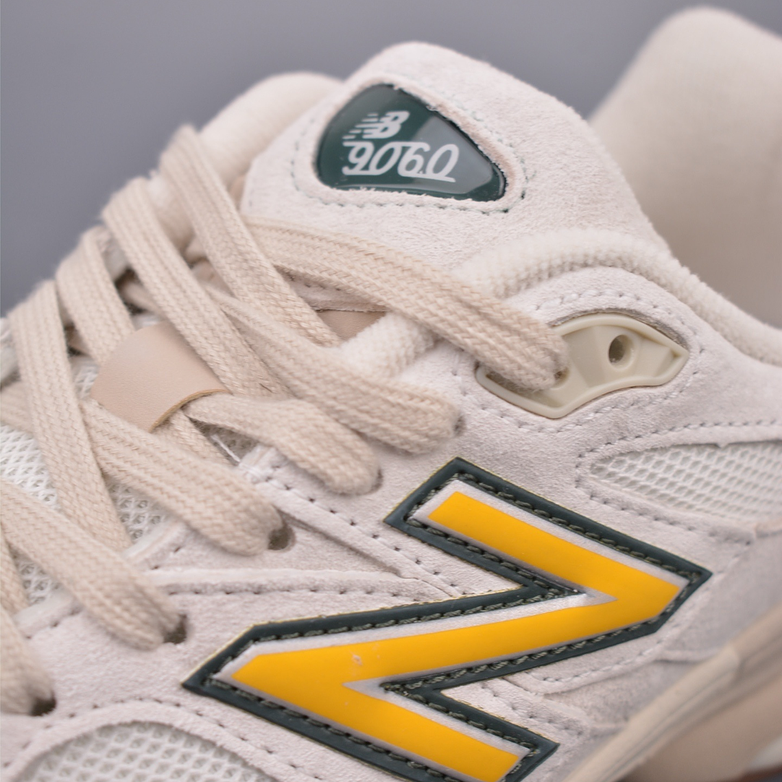 Ténis New Balance NB 9060 - Vermelho-Castanho - 36 a 45  11