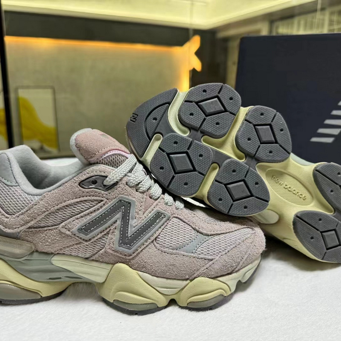 Ténis New Balance NB 9060 - 36 a 45  5