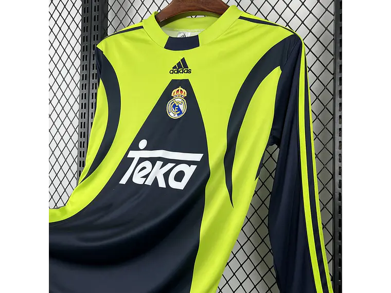 Real Madrid 1999/00 Retro Goalkeeper Long Sleeve Shirt, Size S (2XL) 3