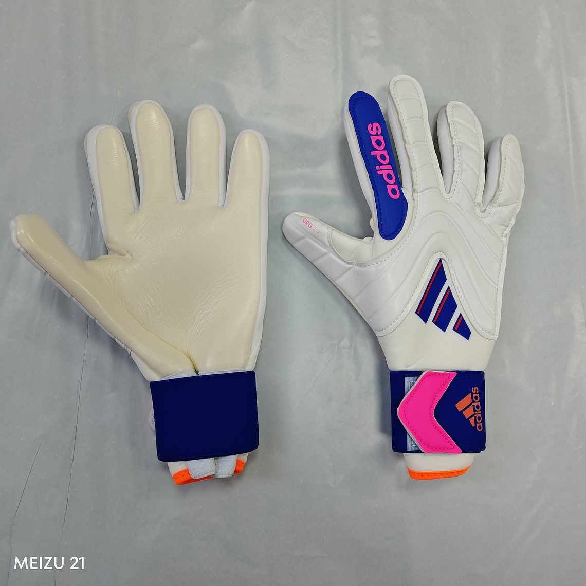 Luvas adidas Copa Pro - Grip URG 2.0 | Aderência Superior | Branco/Azul/Rosa 1