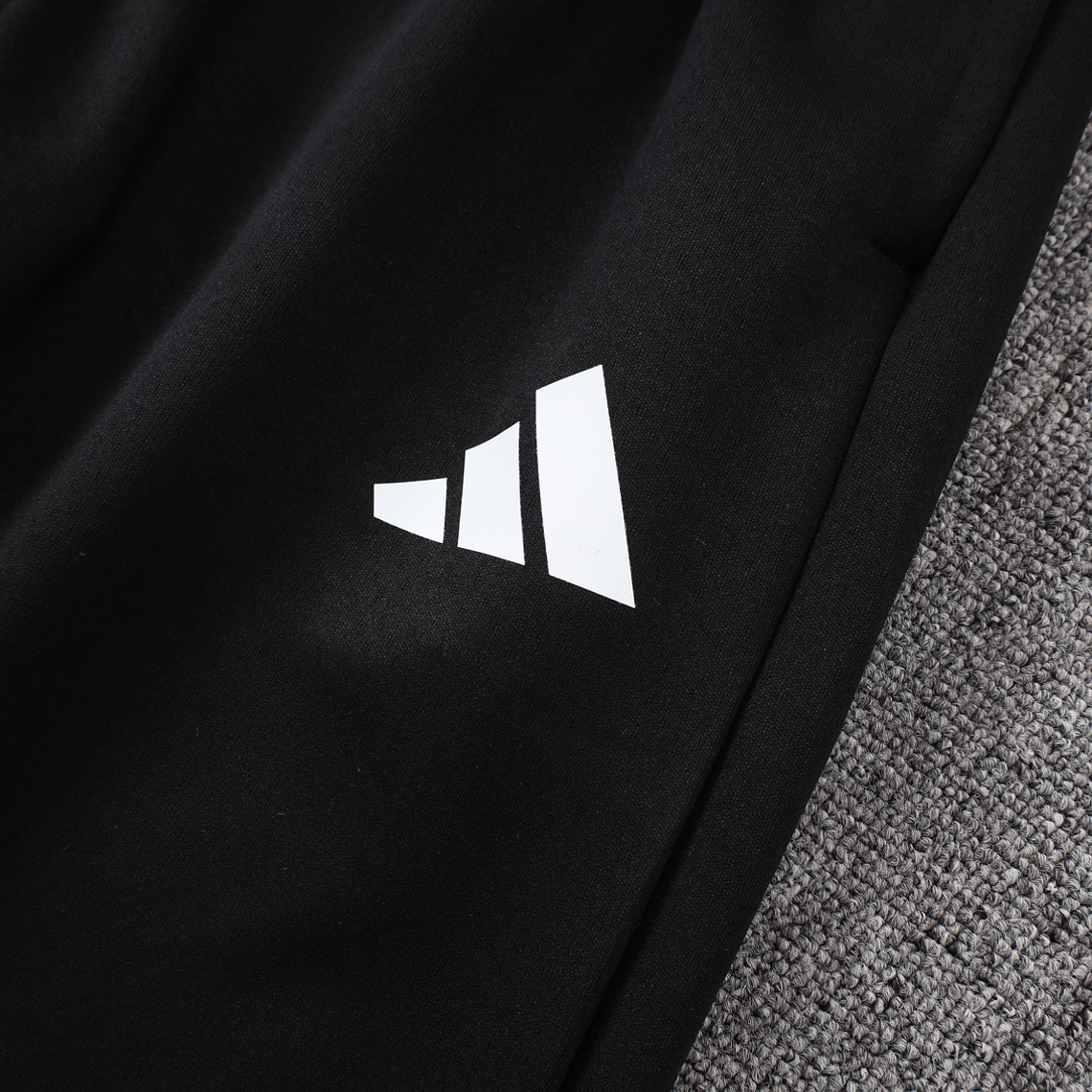 Arsenal 25/26 Tracksuit with Hood, Sizes S to 2XL 21