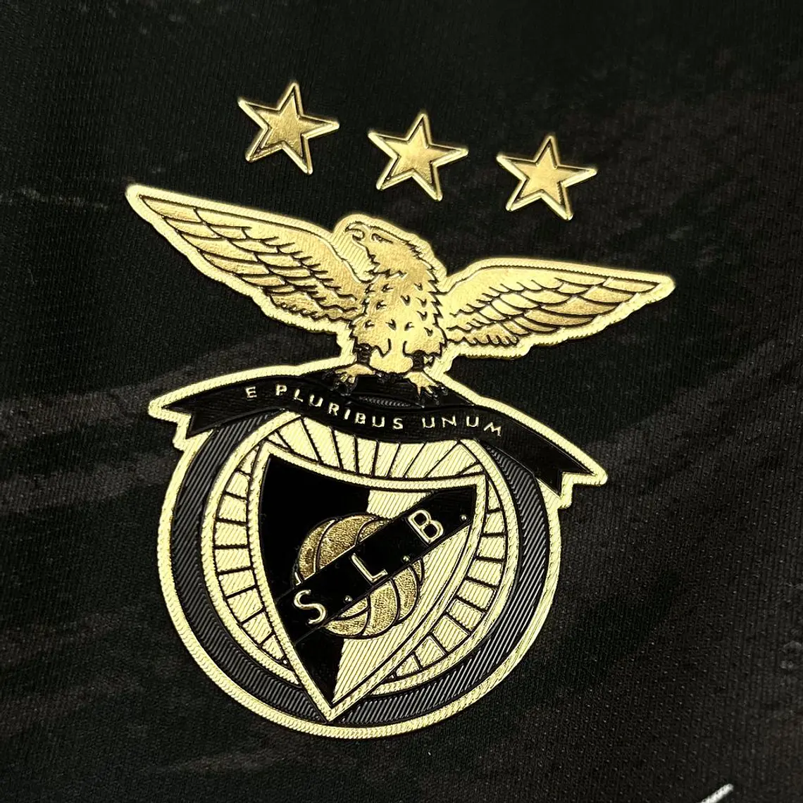 Camisola Benfica 2026/27 Especial Preta e Dourada Águia Estampada 4