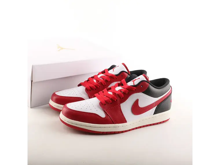 Ténis Nike Air Jordan 1 Retro Low DC0774 - Estilo Icónico 1