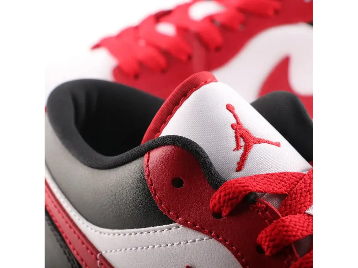 Ténis Nike Air Jordan 1 Retro Low DC0774 - Estilo Icónico 2