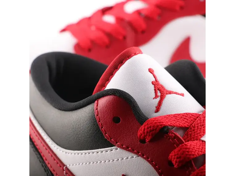 Ténis Nike Air Jordan 1 Retro Low DC0774 - Estilo Icónico 2