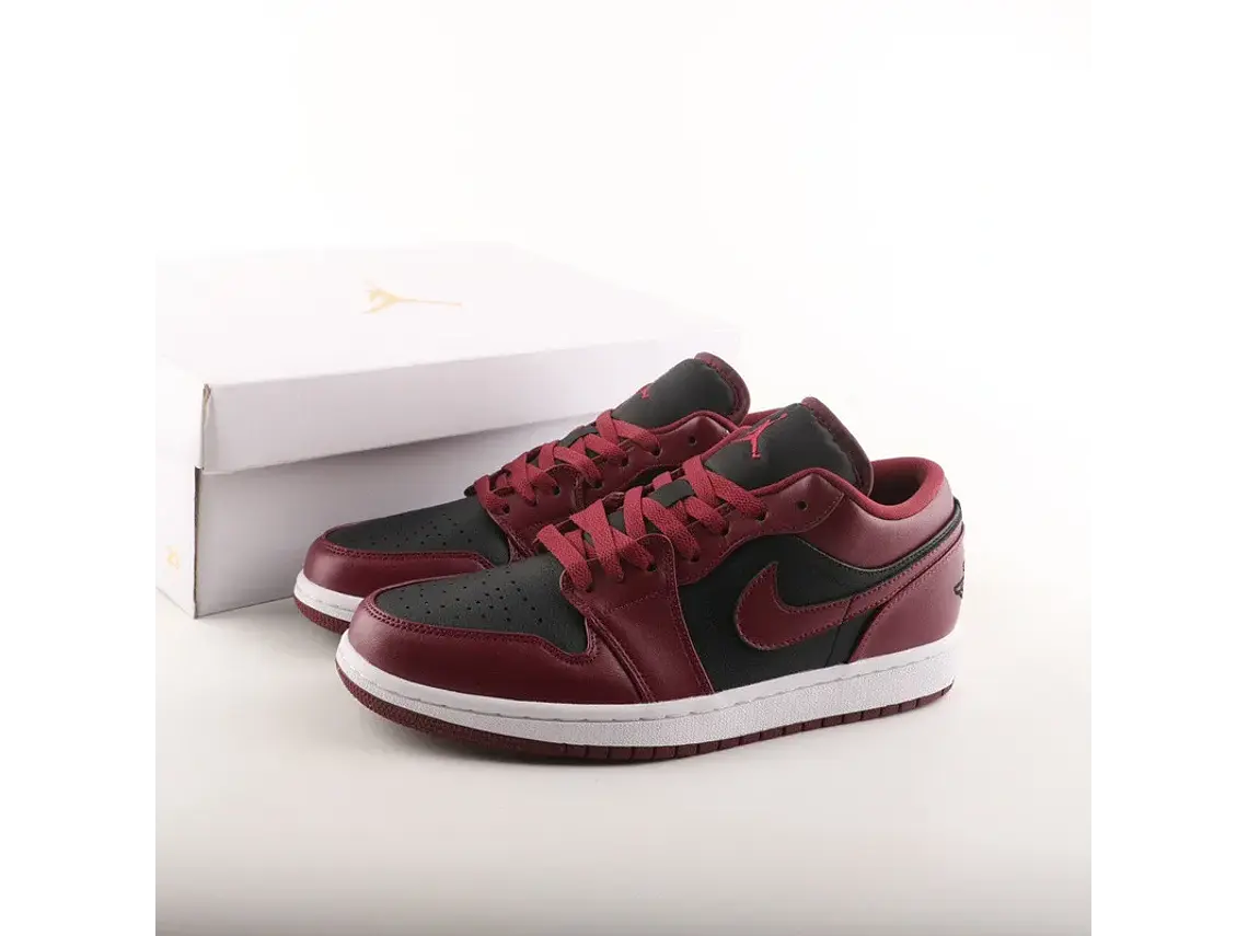 Ténis Nike Air Jordan 1 Retro Low DC0774 - Estilo Icónico 9