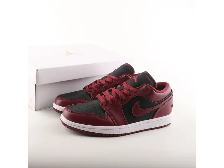 Ténis Nike Air Jordan 1 Retro Low DC0774 - Estilo Icónico 9