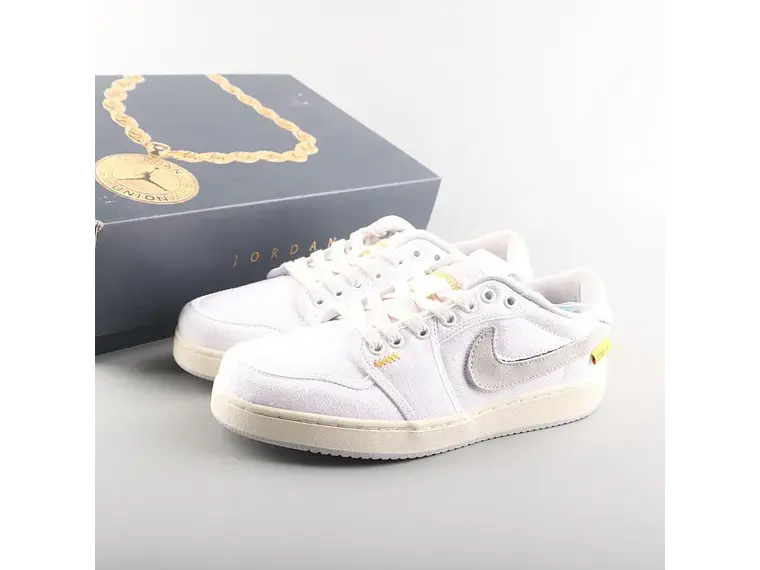 Ténis Nike Air Jordan 1 Retro Low DC0774 - Estilo Icónico 10