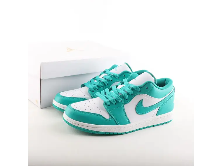 Ténis Nike Air Jordan 1 Retro Low DC0774 - Estilo Icónico 13